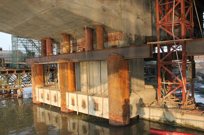 Suspension Pouring Works of Huaimu River